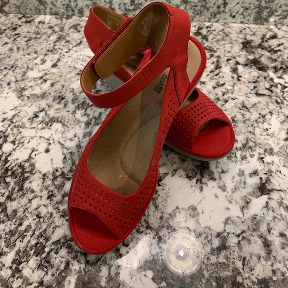 clarks reedly salene red